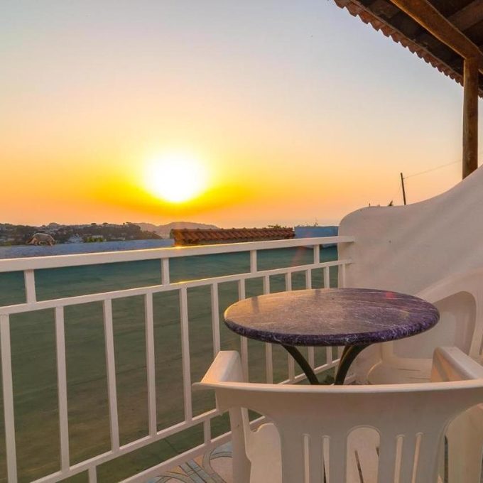 Tramonto dorato dalla terrazza panoramica